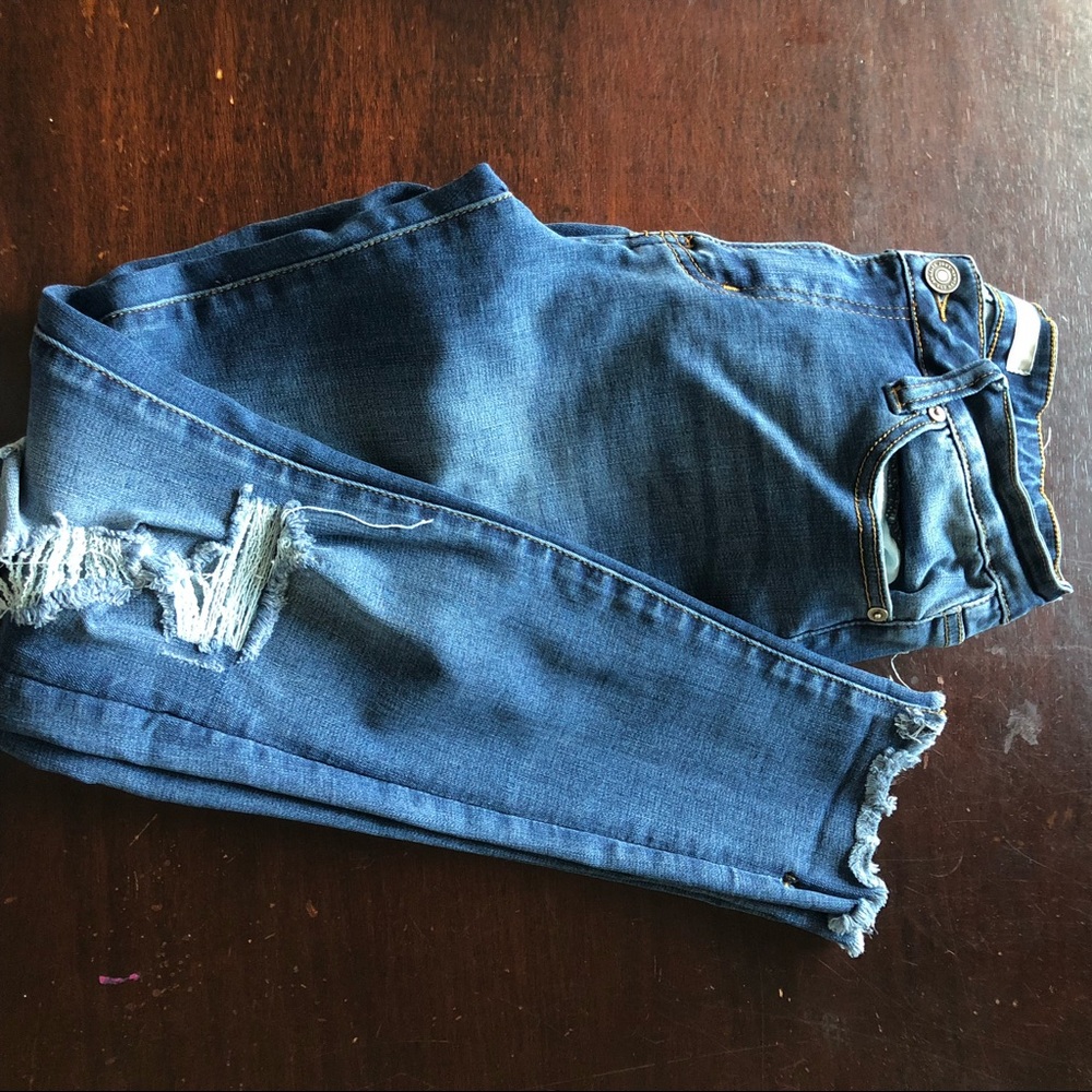 Skinny distressed jeans